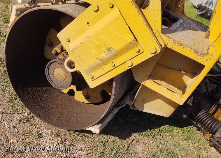 image for item DM0996 1990 Caterpillar CB224B  double drum roller