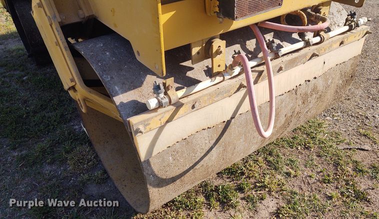 image for item DM0996 1990 Caterpillar CB224B  double drum roller