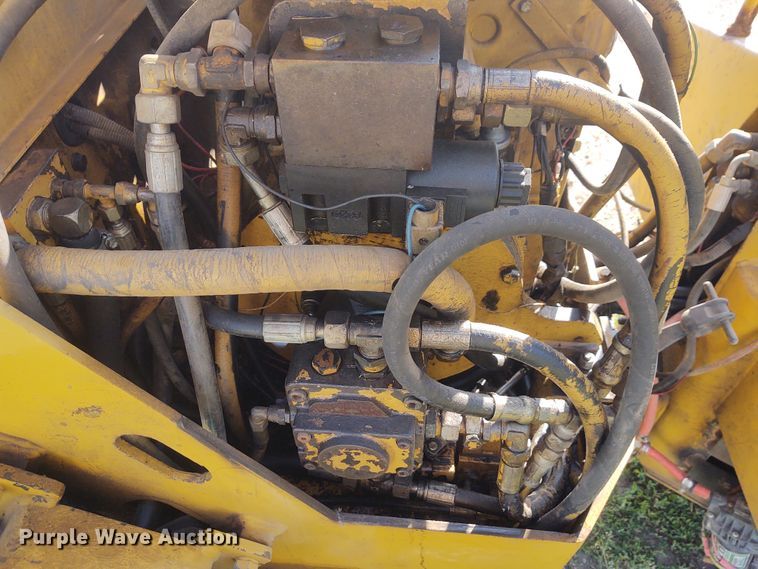 image for item DM0996 1990 Caterpillar CB224B  double drum roller