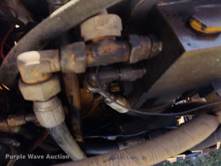 image for item DM0996 1990 Caterpillar CB224B  double drum roller