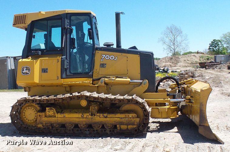 image for item DM3014 2015 John Deere 700J  dozer