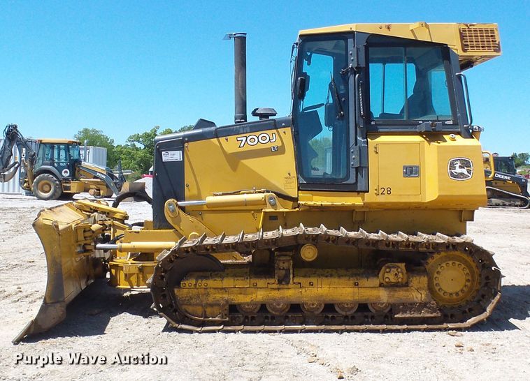 image for item DM3014 2015 John Deere 700J  dozer