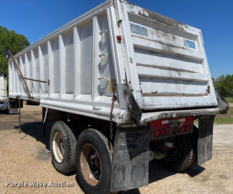 image for item DM3801 1996 Mate Inc.  end dump trailer
