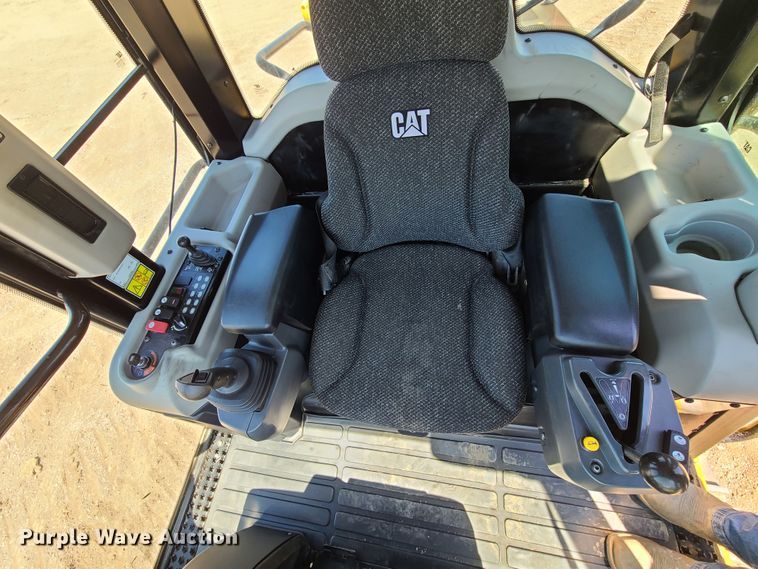 image for item DN5527 2018 Caterpillar 963K  track loader