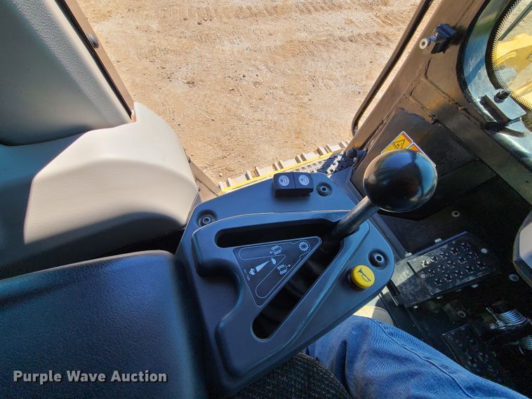 image for item DN5527 2018 Caterpillar 963K  track loader