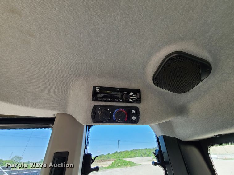 image for item DN5527 2018 Caterpillar 963K  track loader