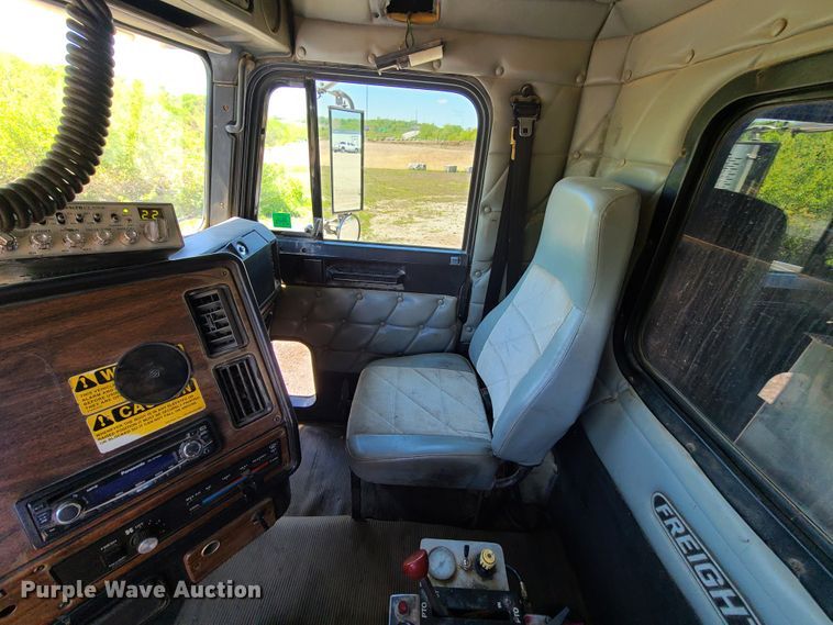 image for item DN5529 1994 Freightliner FLD120  dump truck