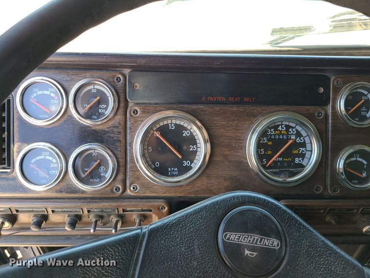 image for item DN5529 1994 Freightliner FLD120  dump truck