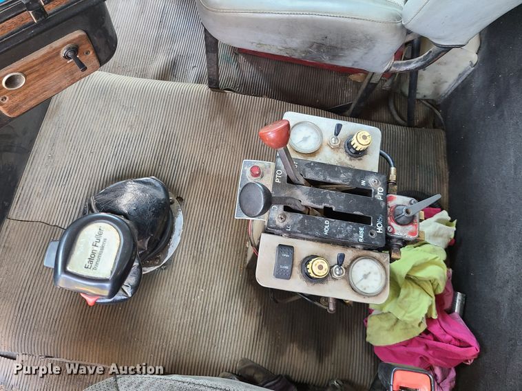 image for item DN5529 1994 Freightliner FLD120  dump truck