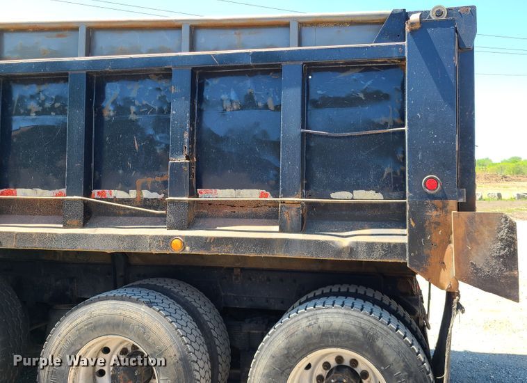 image for item DN5529 1994 Freightliner FLD120  dump truck