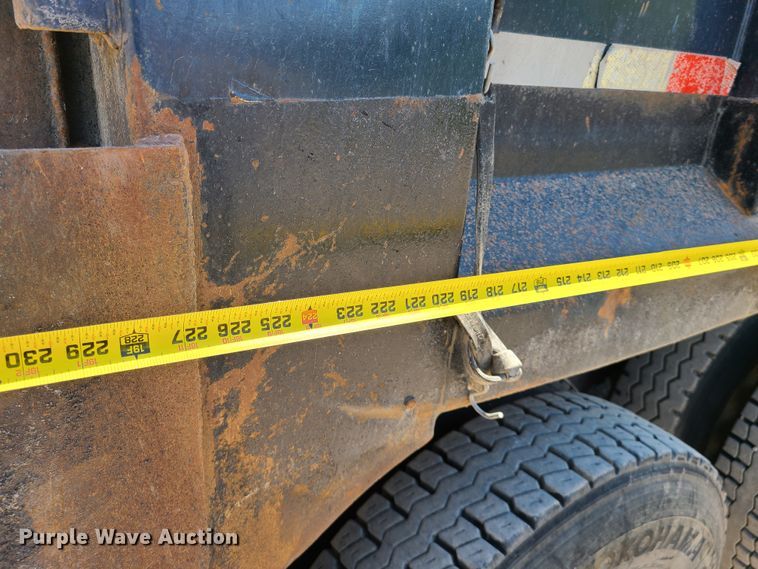 image for item DN5529 1994 Freightliner FLD120  dump truck