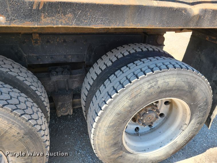 image for item DN5529 1994 Freightliner FLD120  dump truck