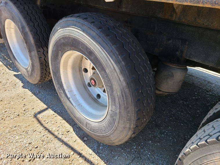 image for item DN5529 1994 Freightliner FLD120  dump truck