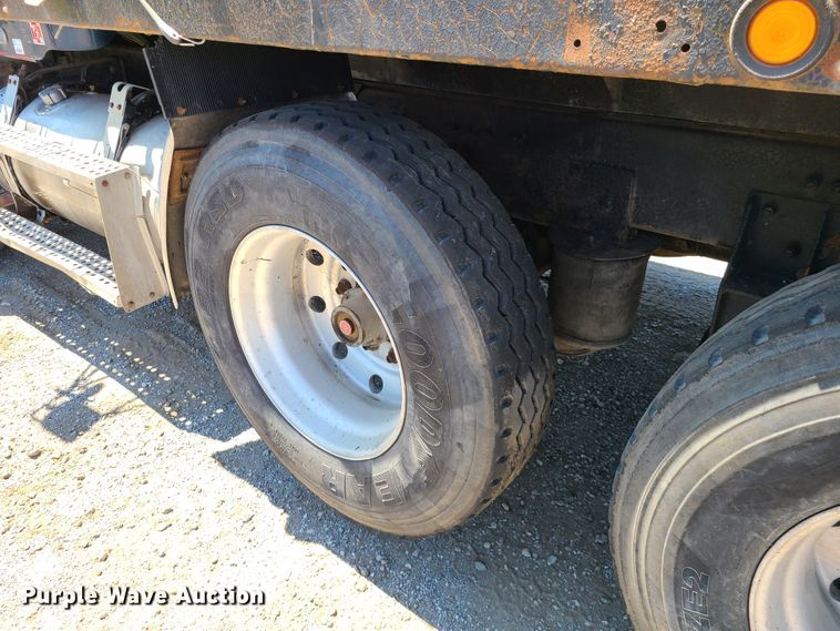 image for item DN5529 1994 Freightliner FLD120  dump truck