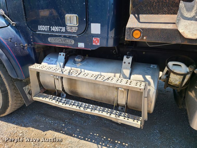 image for item DN5529 1994 Freightliner FLD120  dump truck