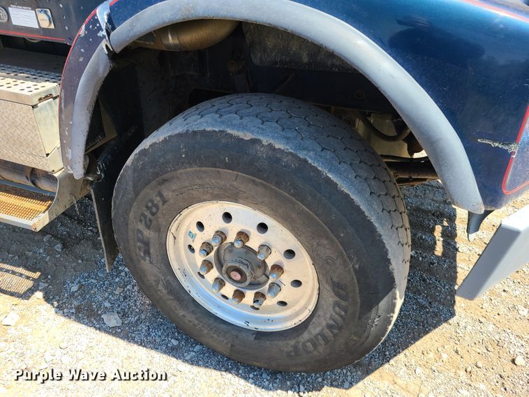 image for item DN5529 1994 Freightliner FLD120  dump truck