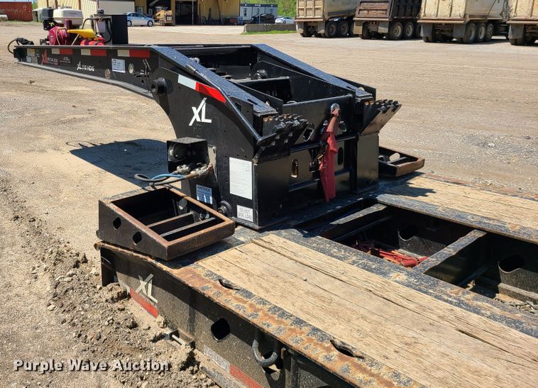 image for item DN5530 2016 XL Specialized XL110HDG  lowboy equipment trailer