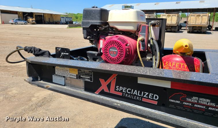 image for item DN5530 2016 XL Specialized XL110HDG  lowboy equipment trailer