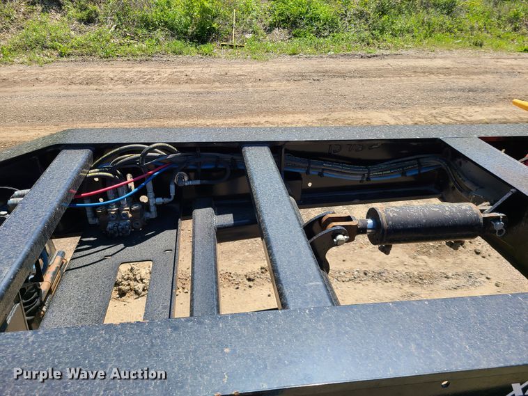image for item DN5530 2016 XL Specialized XL110HDG  lowboy equipment trailer