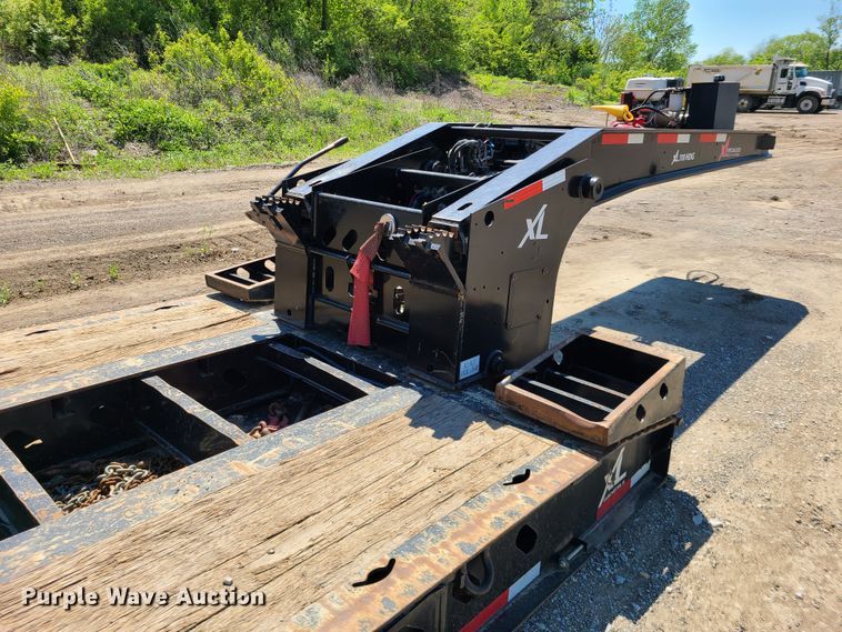 image for item DN5530 2016 XL Specialized XL110HDG  lowboy equipment trailer