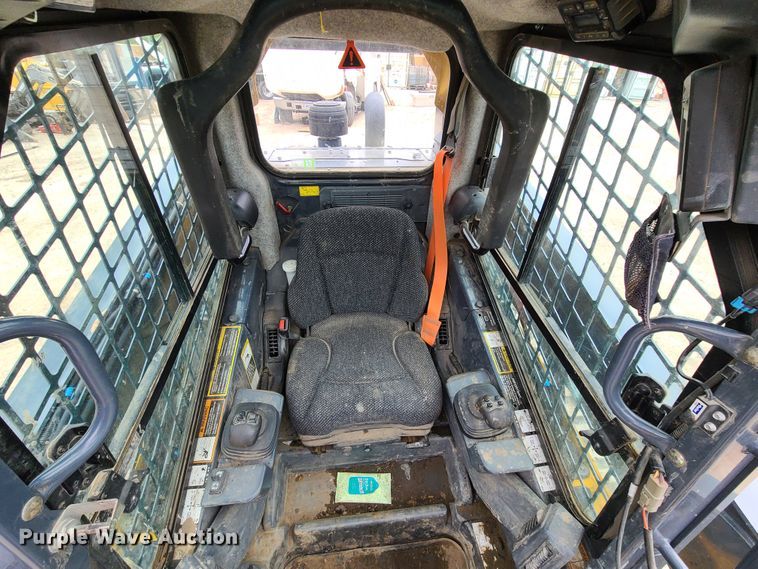 image for item DN5548 John Deere 331G  tracked skid steer loader