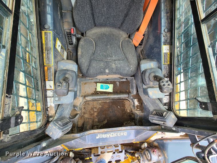 image for item DN5548 John Deere 331G  tracked skid steer loader