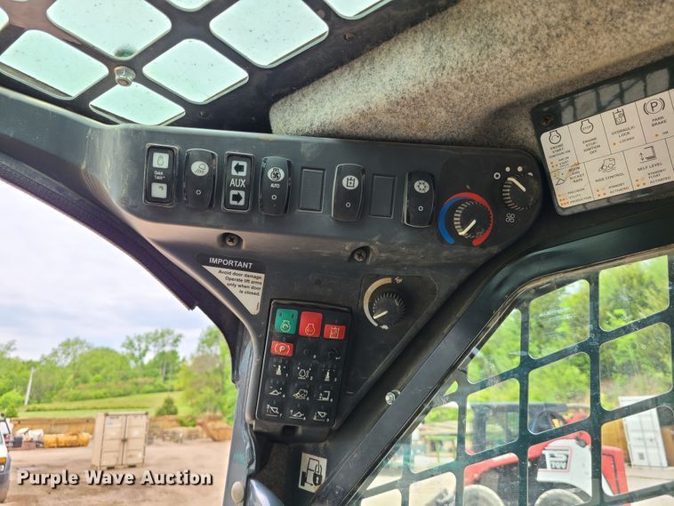 image for item DN5548 John Deere 331G  tracked skid steer loader