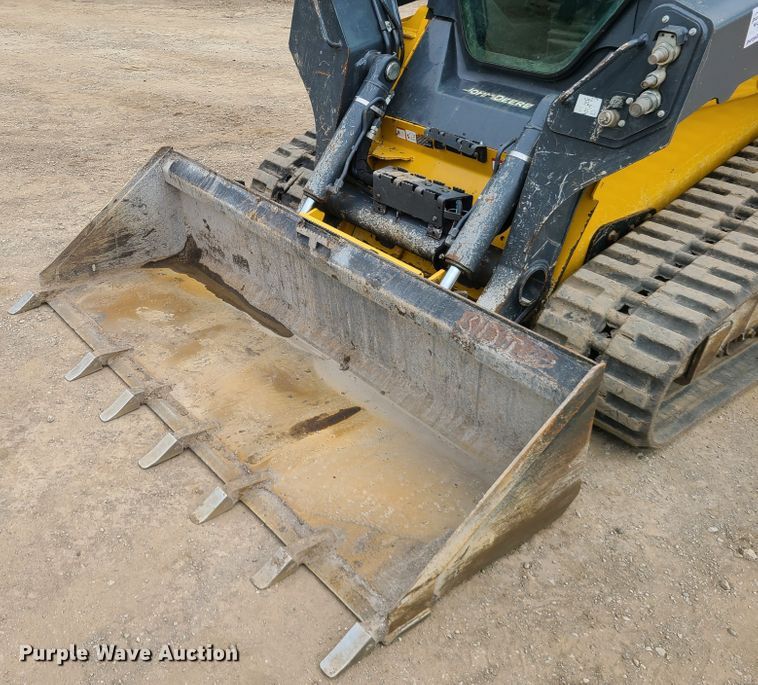 image for item DN5548 John Deere 331G  tracked skid steer loader