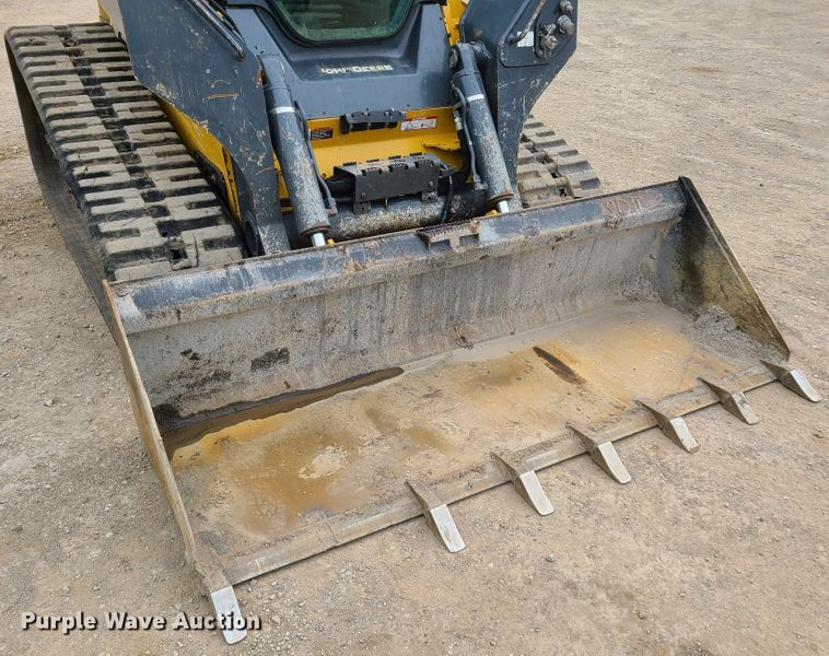 image for item DN5548 John Deere 331G  tracked skid steer loader