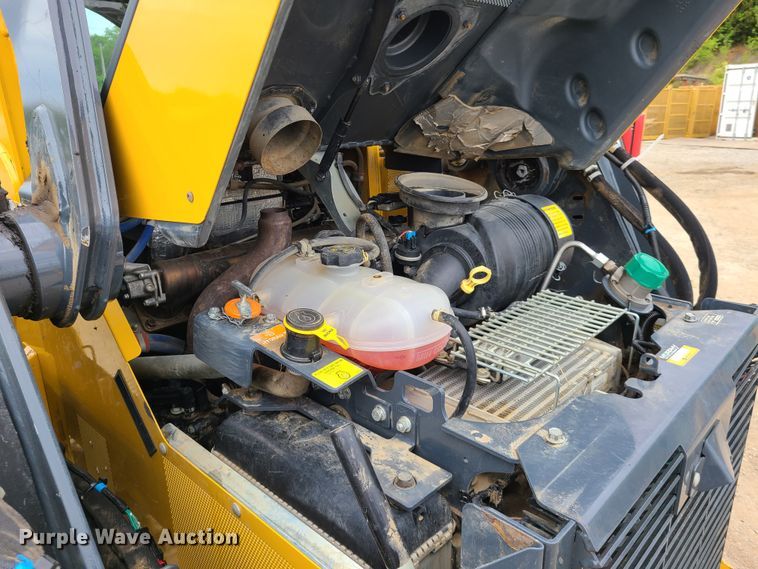 image for item DN5548 John Deere 331G  tracked skid steer loader