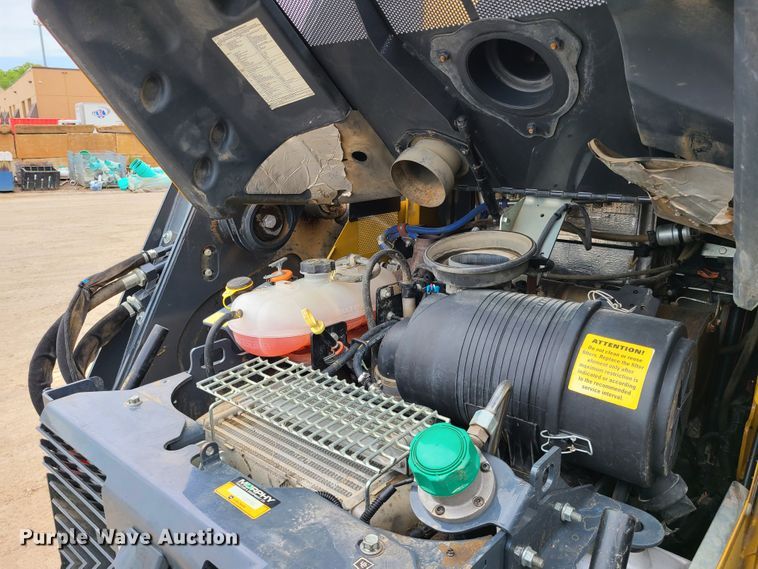 image for item DN5548 John Deere 331G  tracked skid steer loader