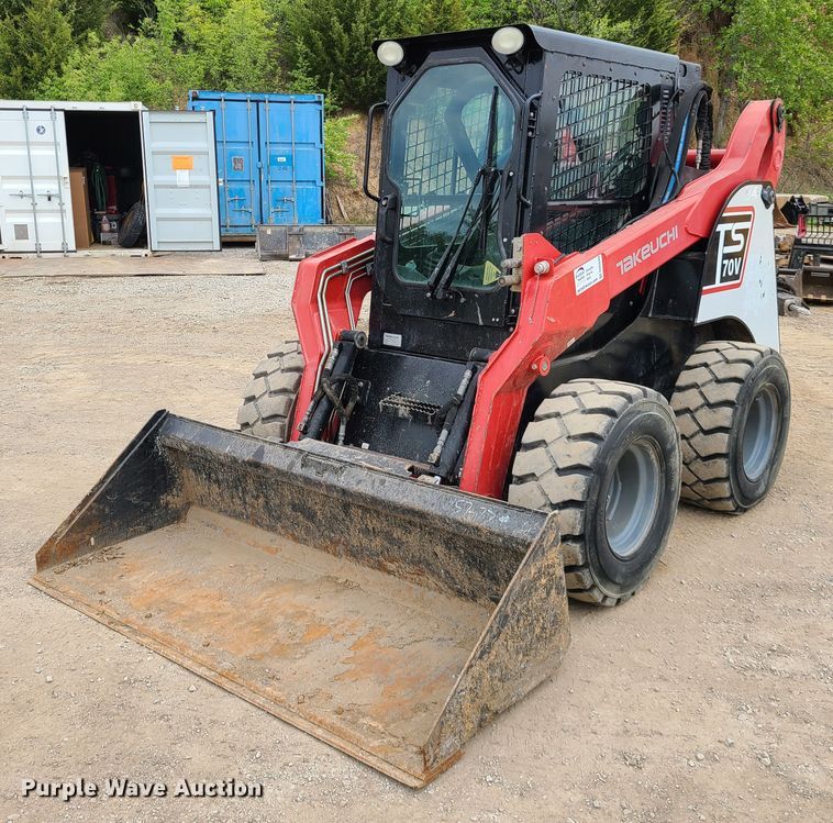 image for item DN5549 Takeuchi TS70V  skid steer loader