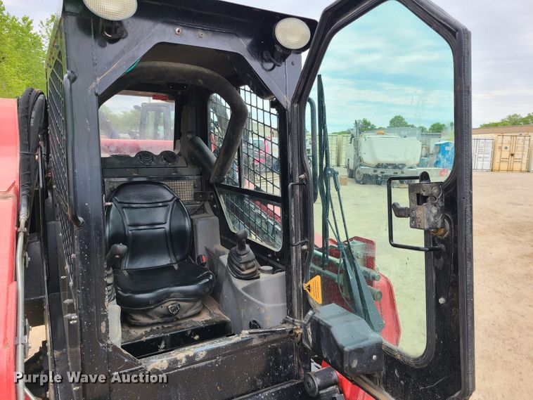 image for item DN5549 Takeuchi TS70V  skid steer loader