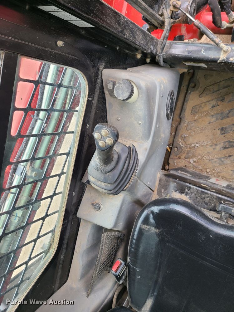 image for item DN5549 Takeuchi TS70V  skid steer loader