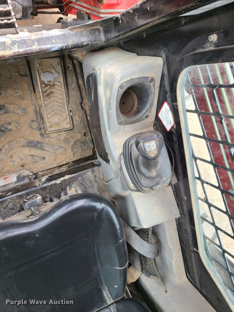 image for item DN5549 Takeuchi TS70V  skid steer loader