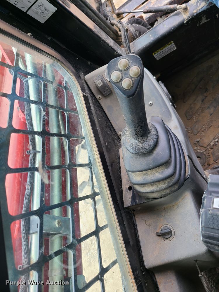 image for item DN5549 Takeuchi TS70V  skid steer loader