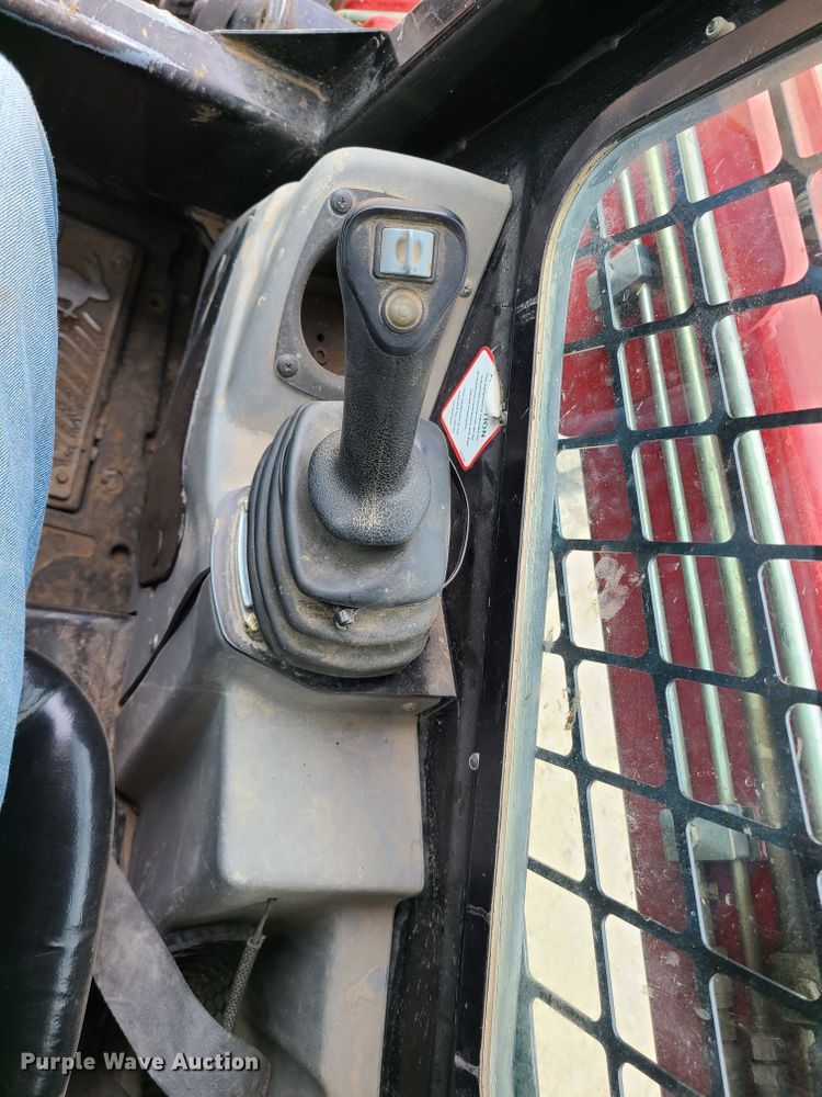 image for item DN5549 Takeuchi TS70V  skid steer loader