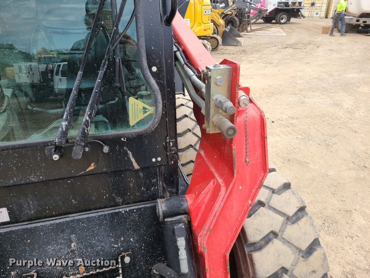 image for item DN5549 Takeuchi TS70V  skid steer loader