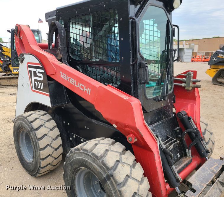 image for item DN5549 Takeuchi TS70V  skid steer loader