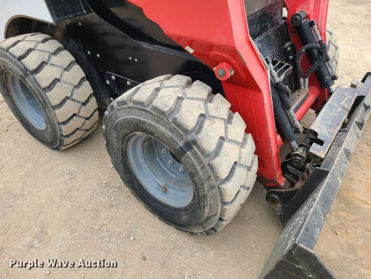 image for item DN5549 Takeuchi TS70V  skid steer loader