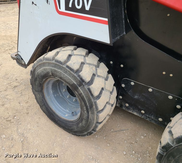 image for item DN5549 Takeuchi TS70V  skid steer loader