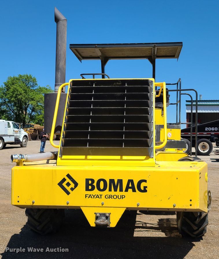 image for item DN5638 2017 Bomag MPH364R-2  recycler