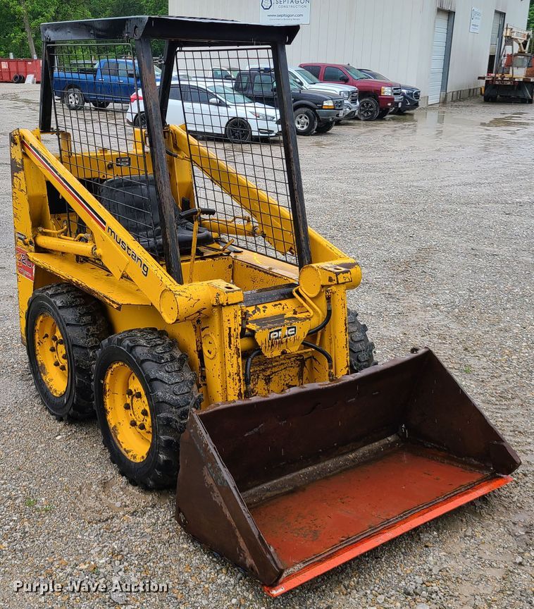 image for item DN5669 Mustang 320  skid steer loader