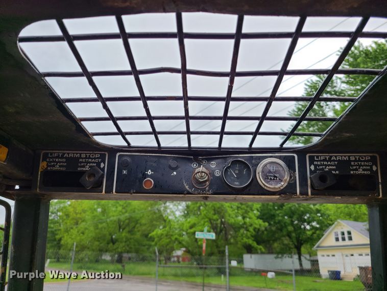 image for item DN5669 Mustang 320  skid steer loader