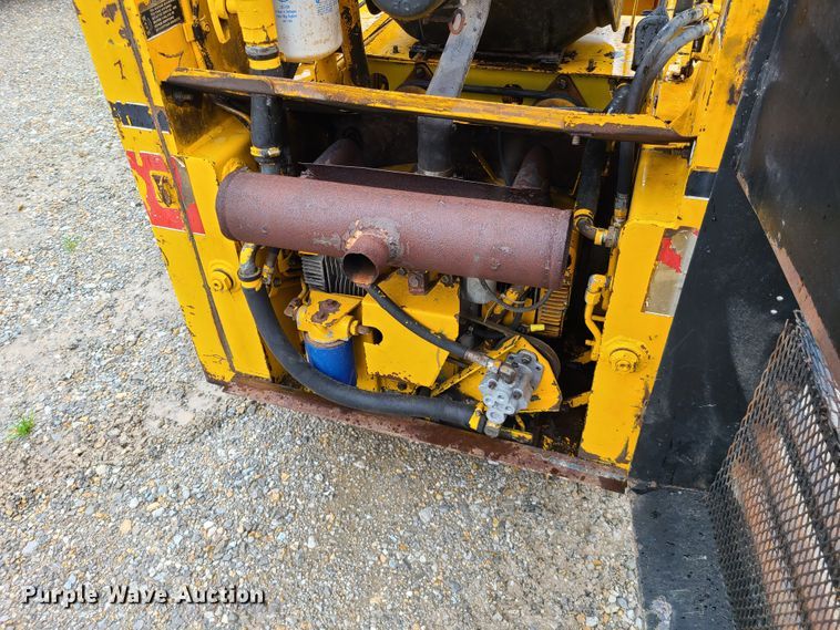 image for item DN5669 Mustang 320  skid steer loader