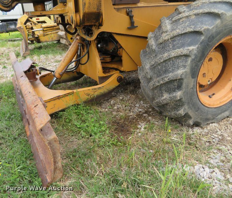image for item DN5859 1995 Case 660  trencher