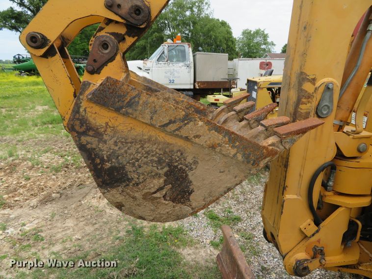 image for item DN5859 1995 Case 660  trencher