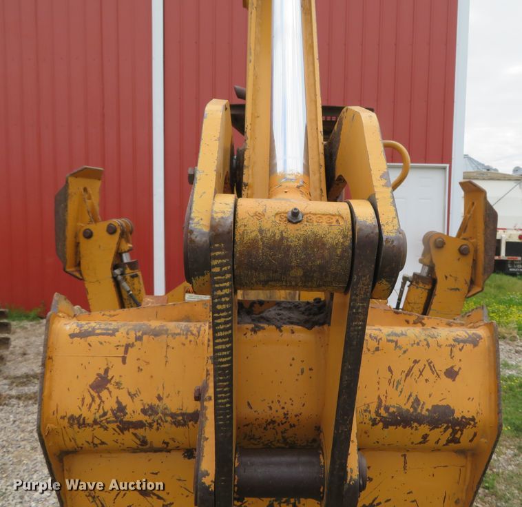 image for item DN5859 1995 Case 660  trencher