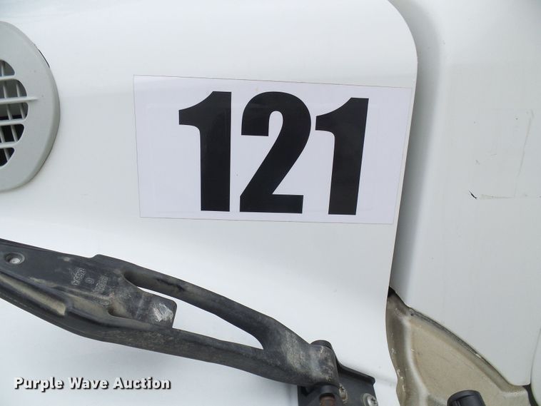 image for item DN6762 2005 Freightliner Business Class M2  digger derrick truck