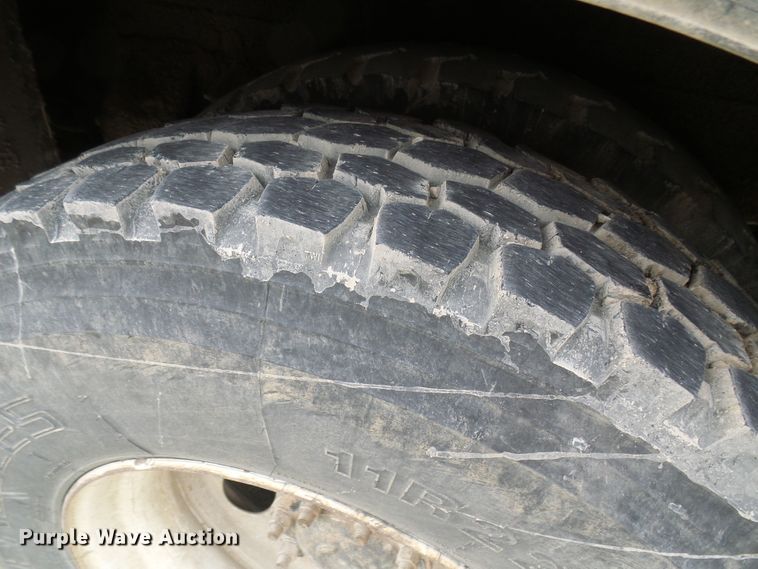 image for item DN6762 2005 Freightliner Business Class M2  digger derrick truck